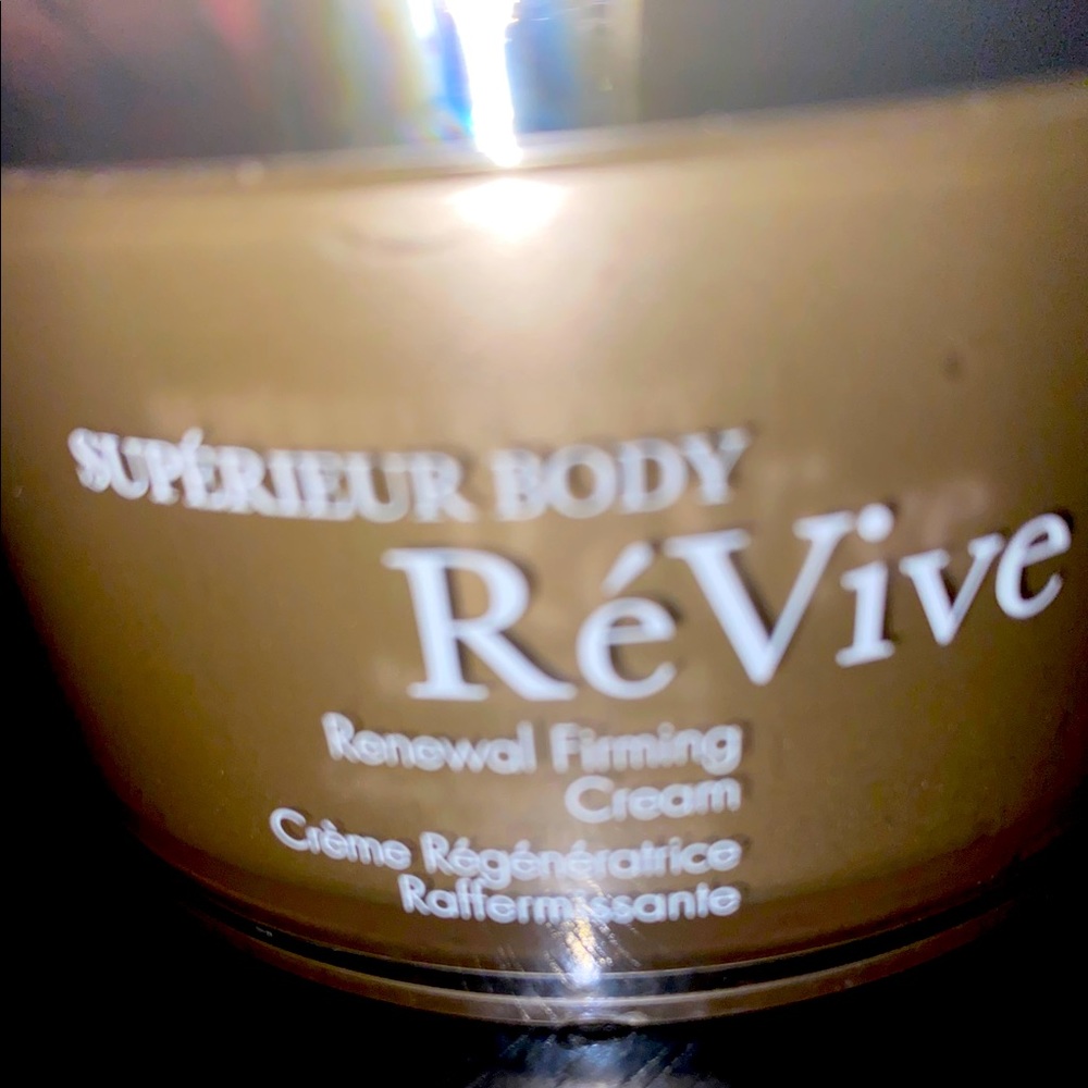 RÉVIVE Supérieur Body Renewal Firming Cream (NEW)